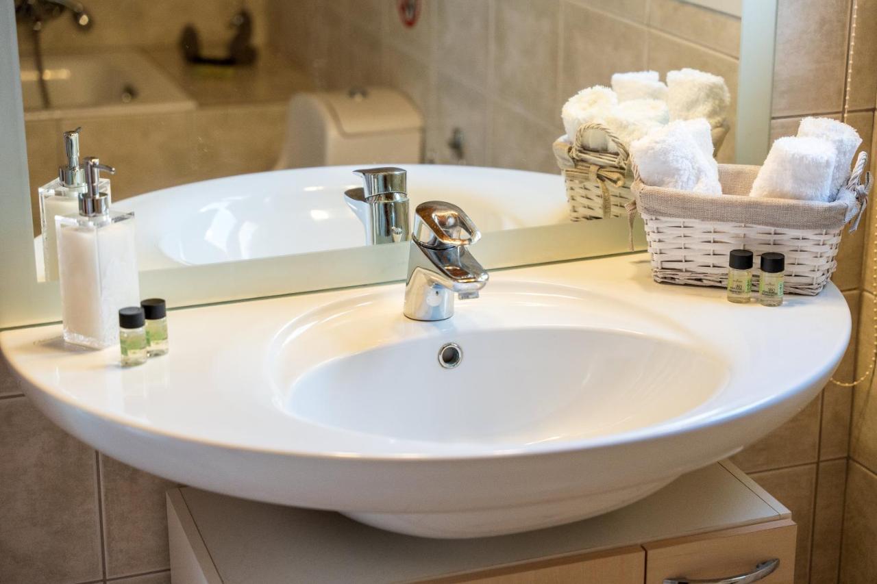 Grand Square Apartment アルゴストリオン エクステリア 写真