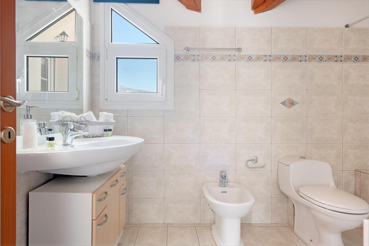 Grand Square Apartment アルゴストリオン エクステリア 写真
